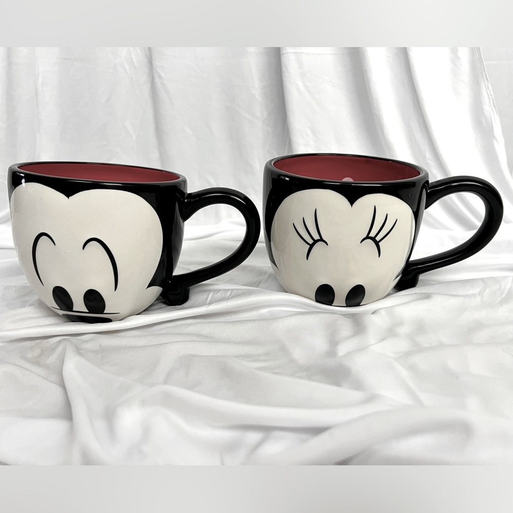 *NWT* ORIGINAL DISNEY PARKS Mickey & Minnie Signature Cups/Mugs, set